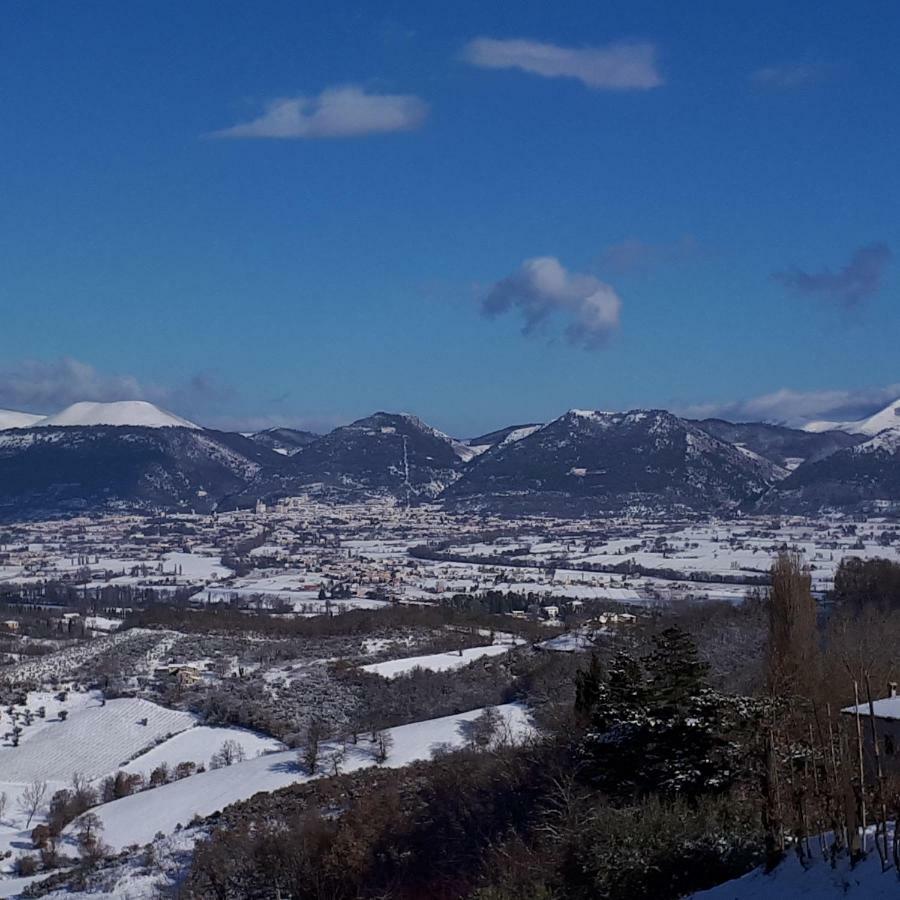 Appartamento Il Ciliegio del Pellegrino Gubbio Esterno foto